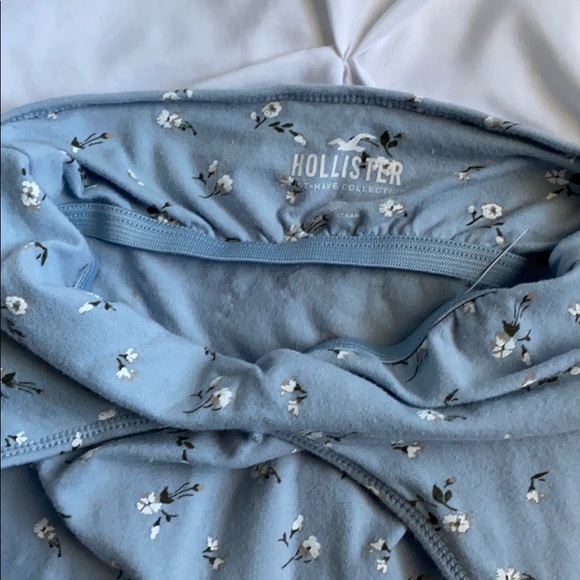 Hollister halter top - Picture 3 of 3